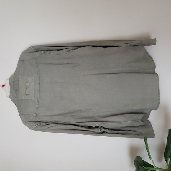 Guess Vintage sage green button up shirt, long sleeve, chest pockets, me… - Picture 8 of 8